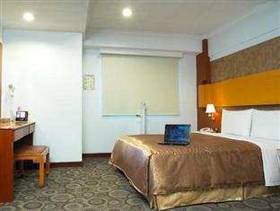 Jing Jing Holiday Hotel Kaohsiung Exterior photo